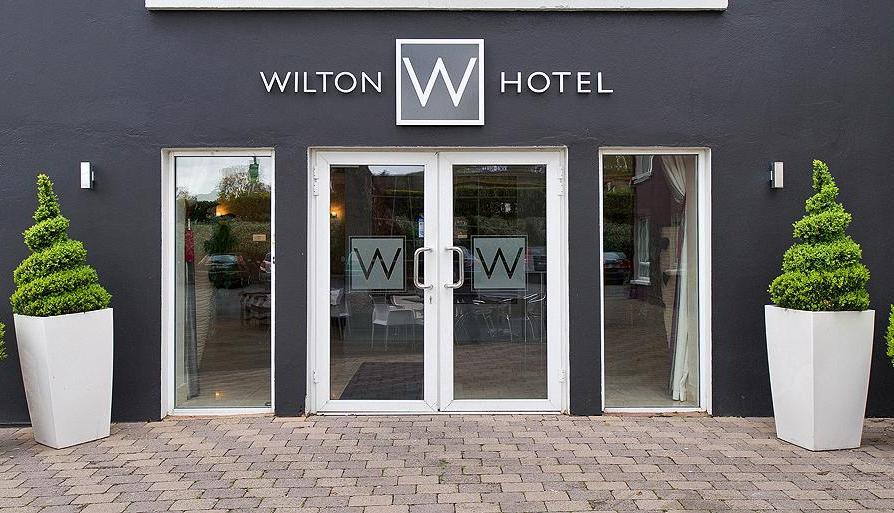Wilton Hotel Bray Exterior photo
